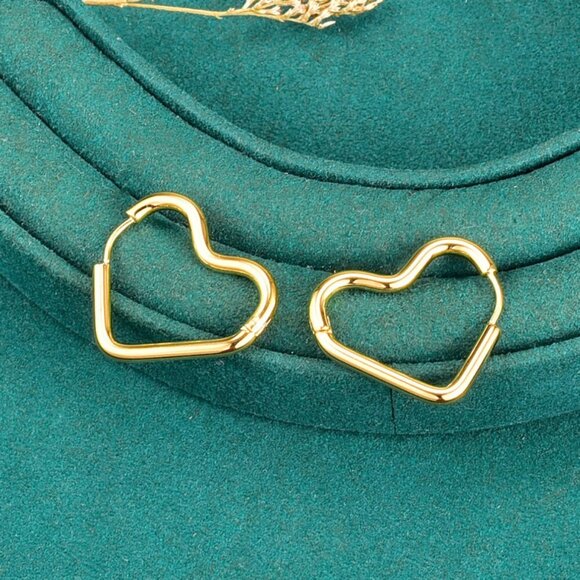 Gold Simple Heart Earrings - Picture 4 of 5